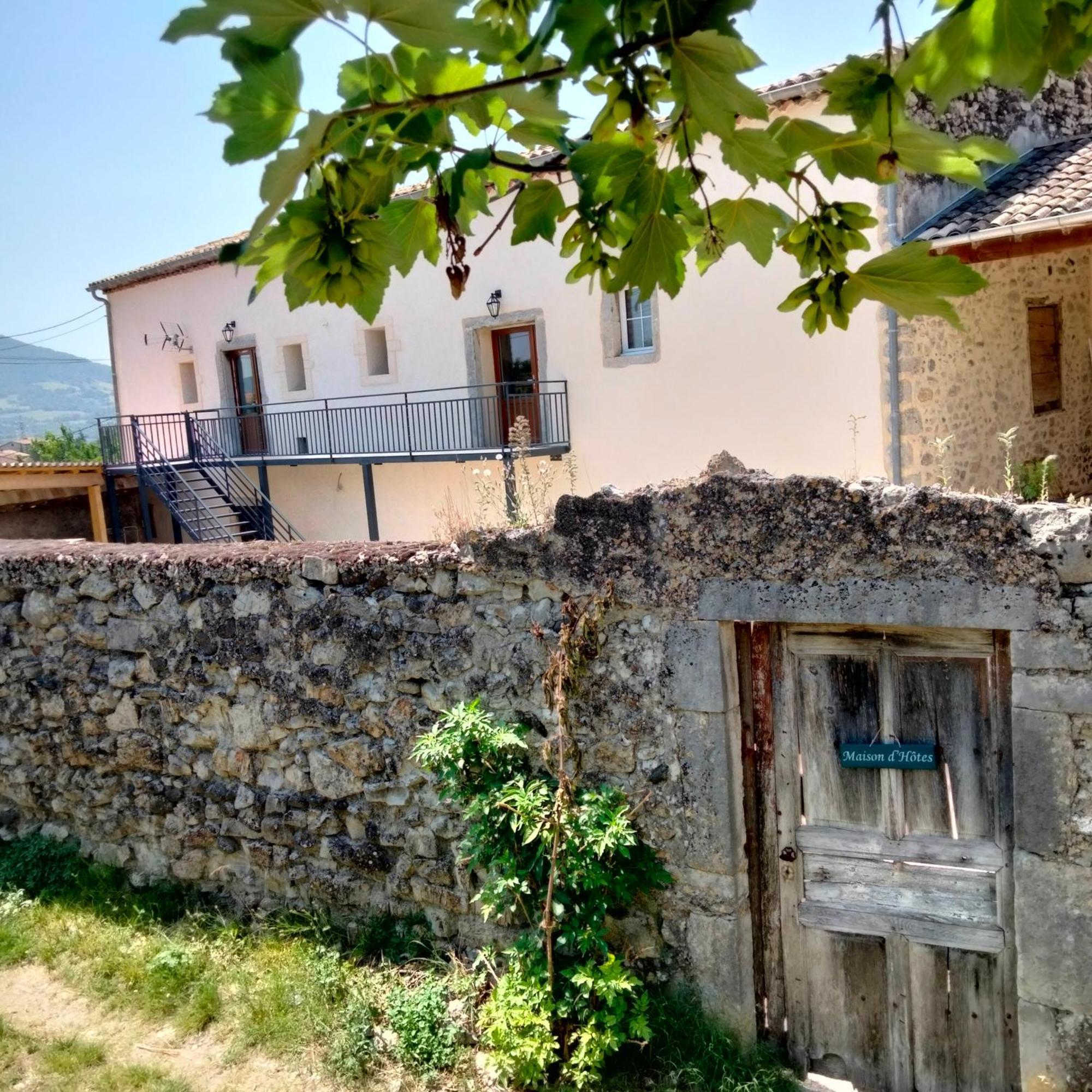 La Grange De Sabatas Hotel Chomerac Bagian luar foto